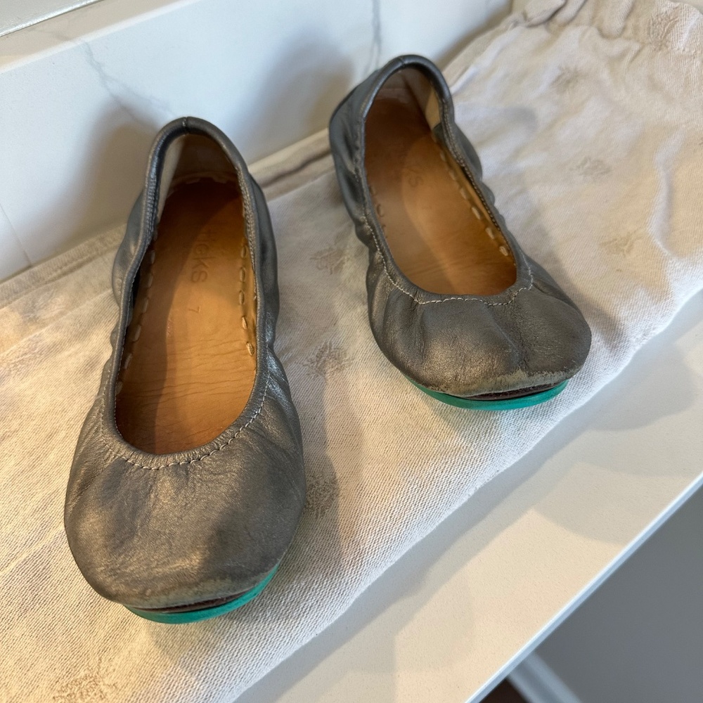 Silver Tieks ballet flats.  Size 7.